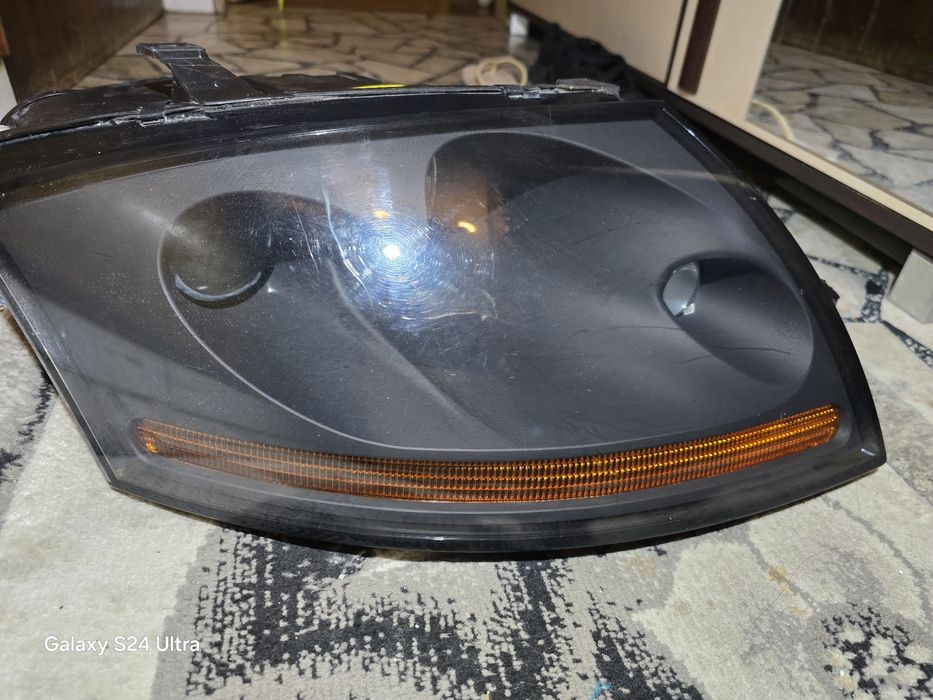 Десен фар за ауди тт