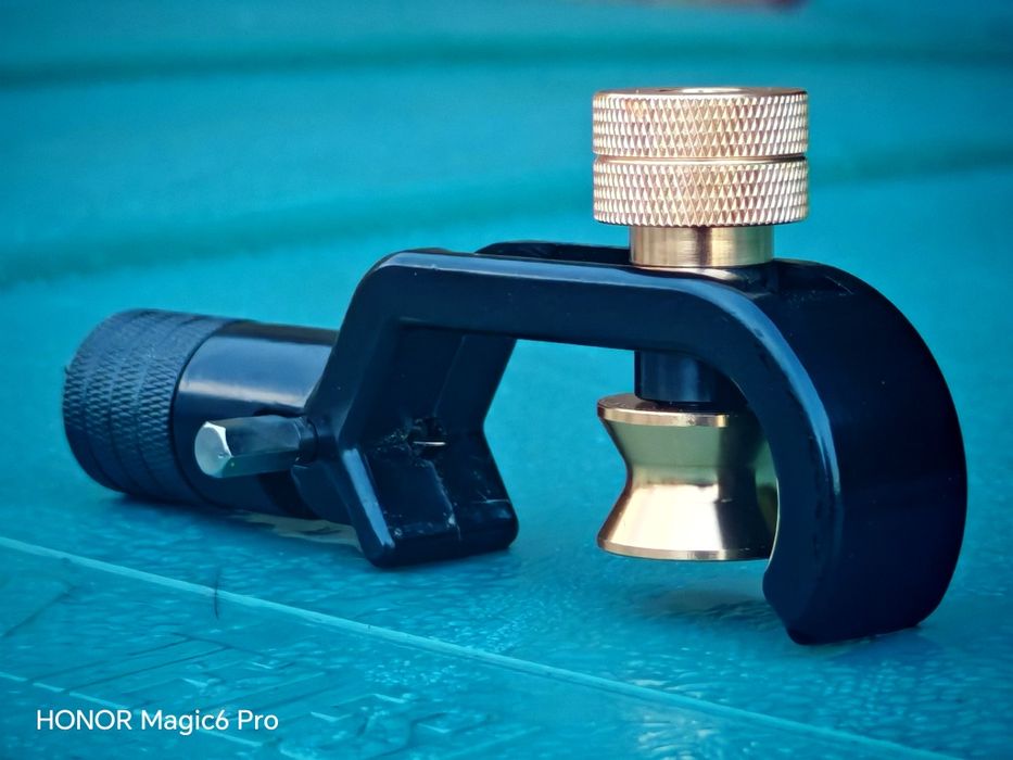 Dispozitiv dezizolat cabluri electrice 8-30mm