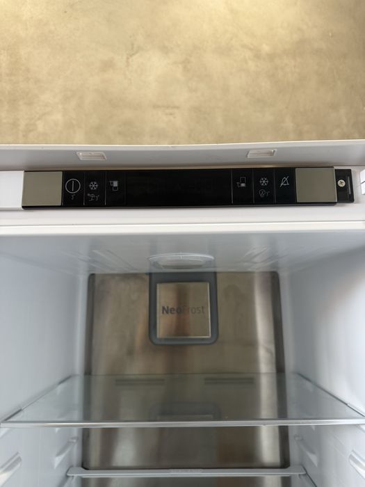 Frigider incorporabil Beko BCNA306E3S, No Frost, 306 L