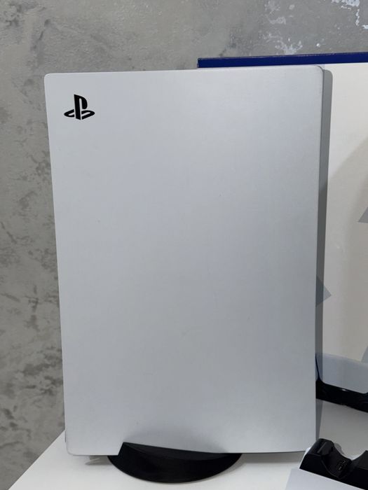 Плейстейшен 5 PS5