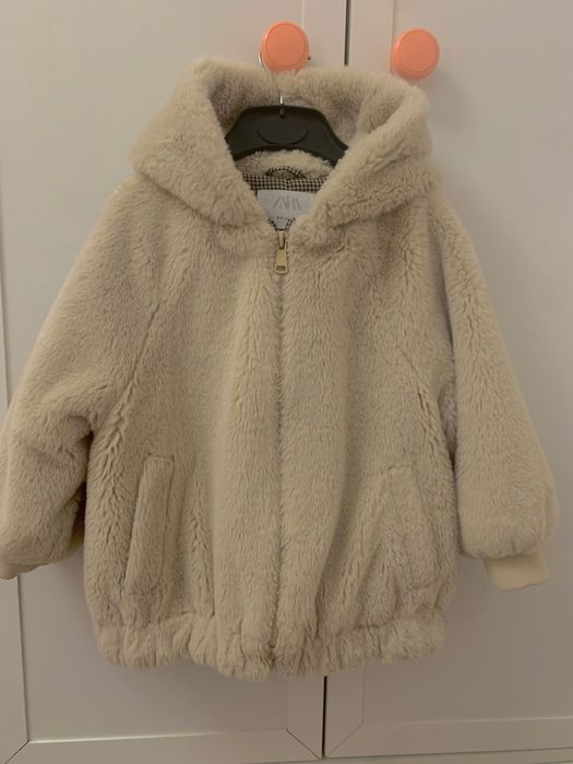 Blanita Zara  masura 110 Impecabila