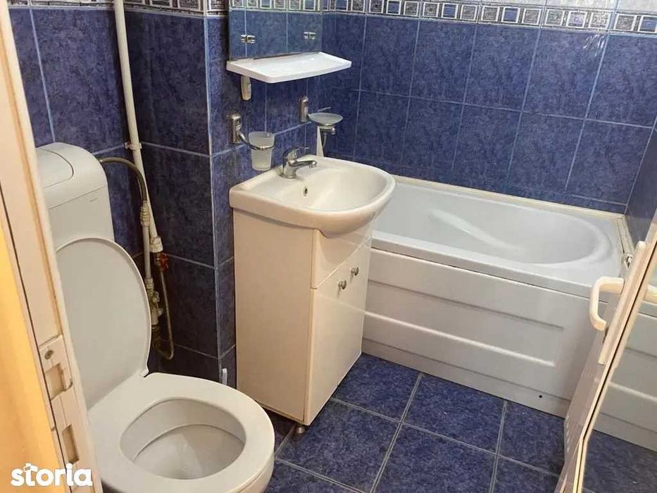 Apartament de inchiriat zona micro 8 ,piata 1 mai