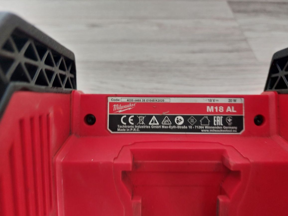 Lampa milwaukee, proiector led M18 AL, stare perfectă