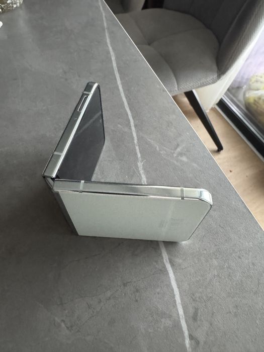 Samsung Flip 5 256 impecabil ca nou