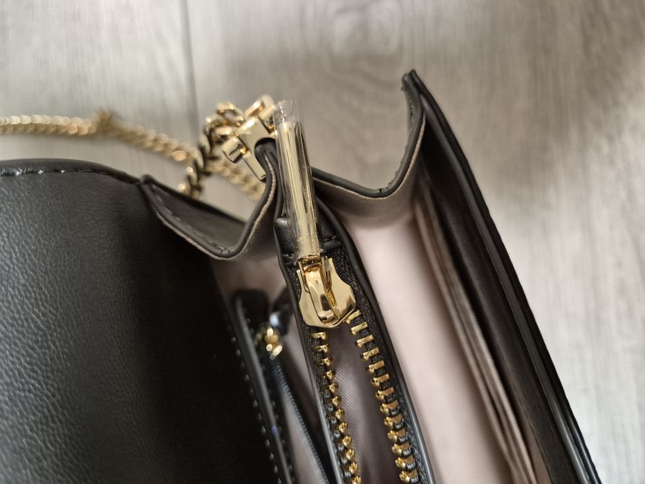 gentuta Liu Jo cu lanț auriu