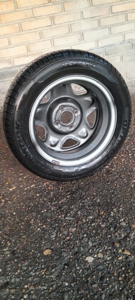 Продам шину от спарка
( 155/70 R14 )
 Кому интересно звоните по