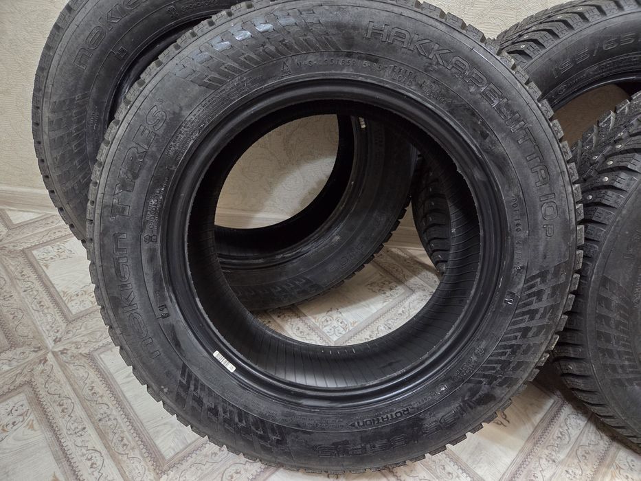 Шины шипованные новые