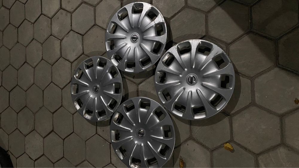 Оригинальные Nissan колпаки r15