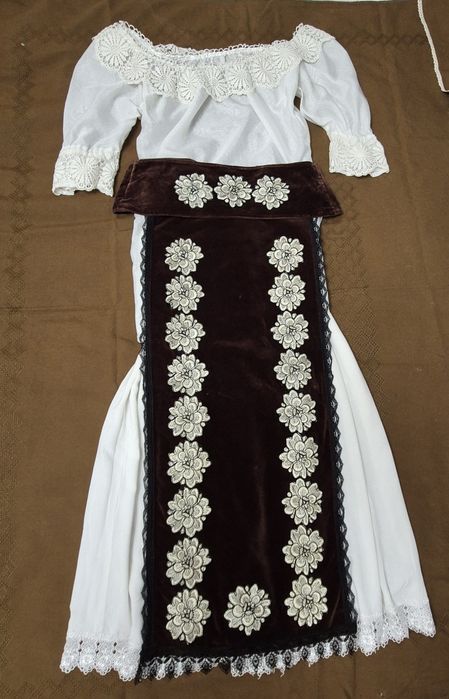 Costum popular de dama