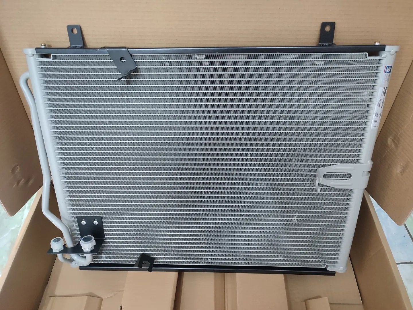 Радиатор кондиционера Nissens BMW E34