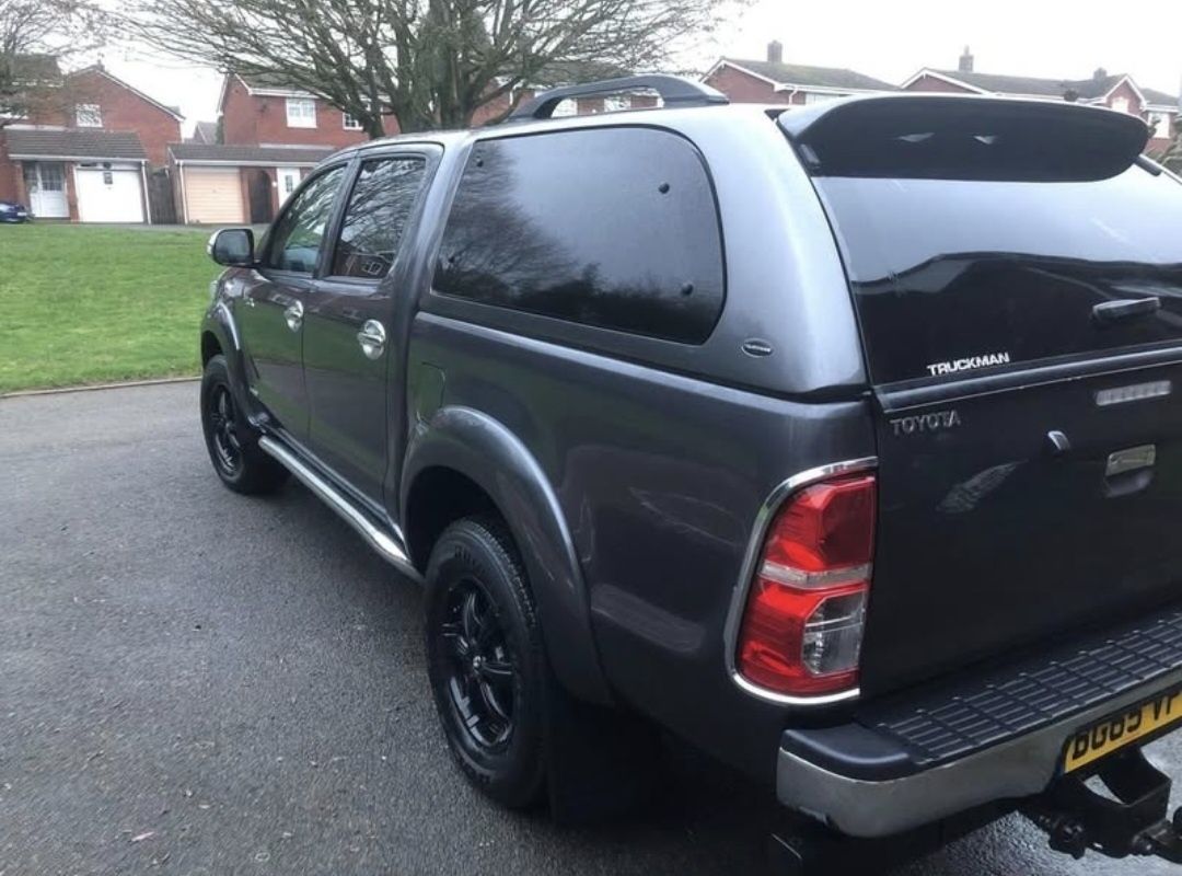 Dezmembrez Toyota Hilux 3.0 Invicible automat euro 5 2012-2015