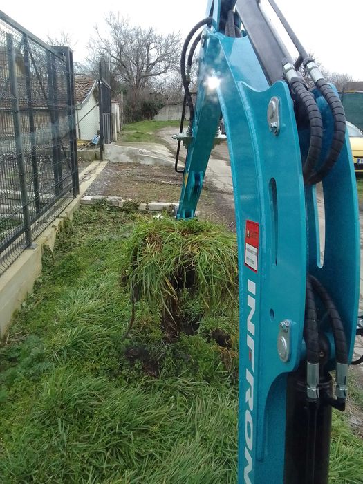 Изкопни услуги с мини багер