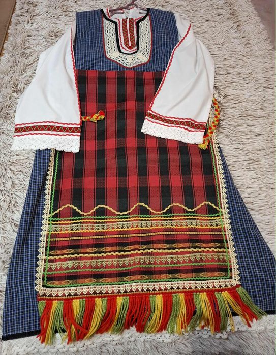 Народна носия за продаване