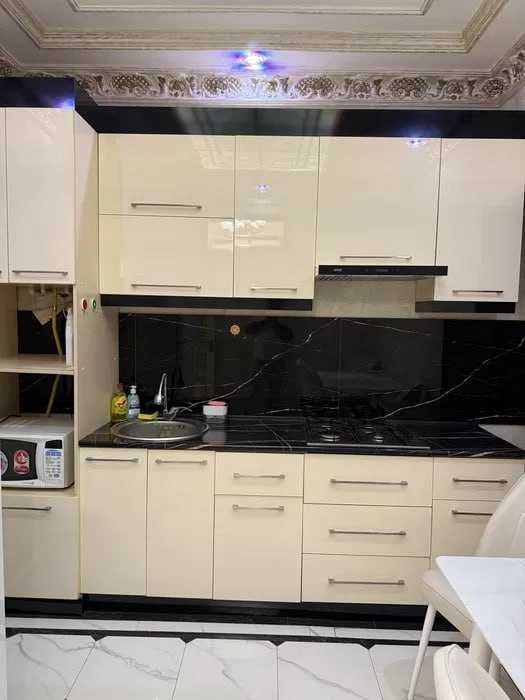 Максим Горький (БИЙ), Сдаю Cрочно  кв-ру 2-комю 3/9! 208*