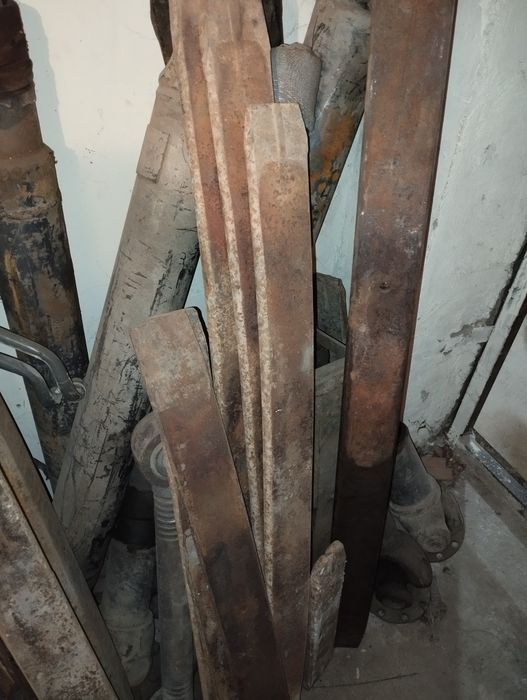 Запчасти по ходовой на Хово самосвал. Б/у.