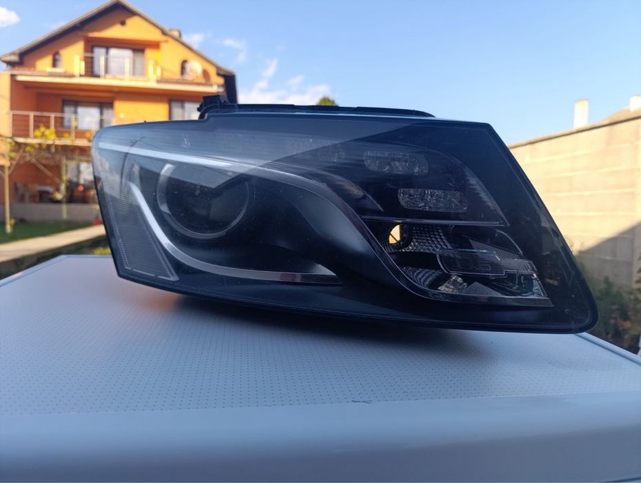 Оригинален фар за Audi Q5 8R