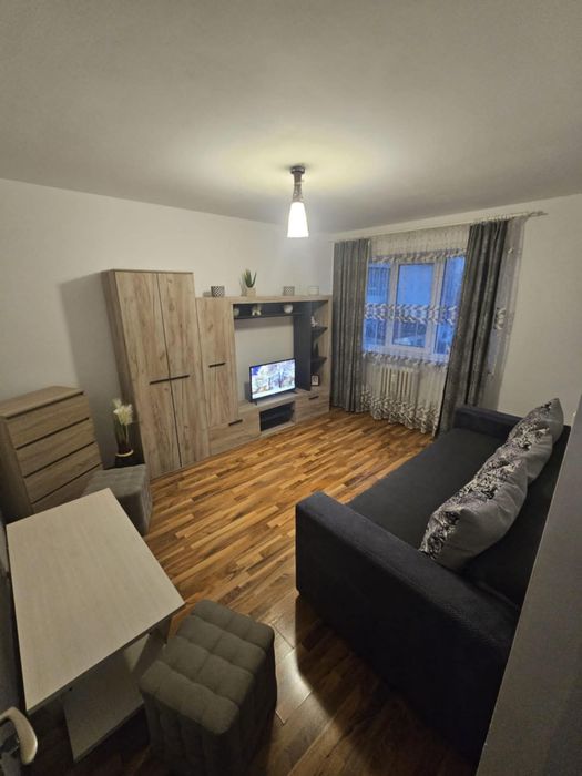 Inchiriez apartament