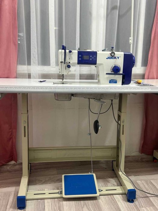 Tikuv mashinasi sotiladi