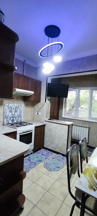 Сдаётся 2в3 комн квартира