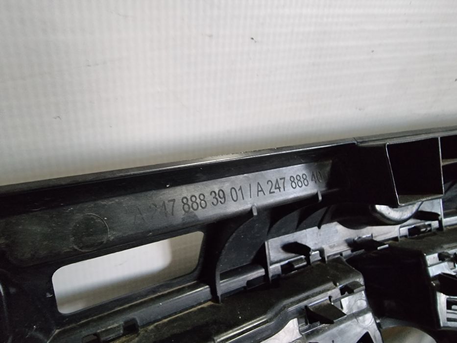 Grila radiator diamond Mercedes GLA AMG W247 dupa 2020 cod A2478883901