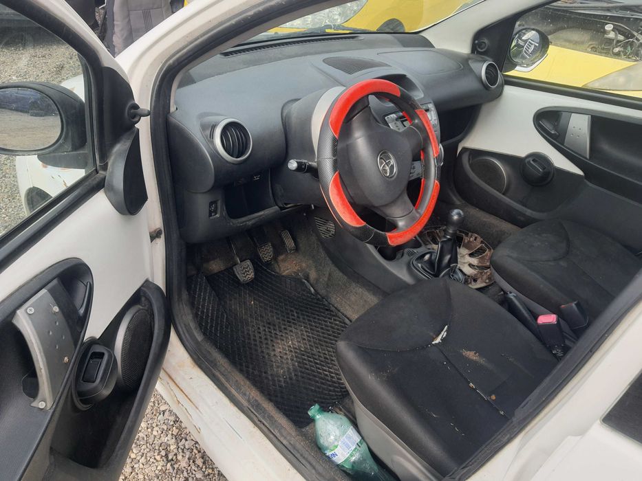На части! Toyota Aygo