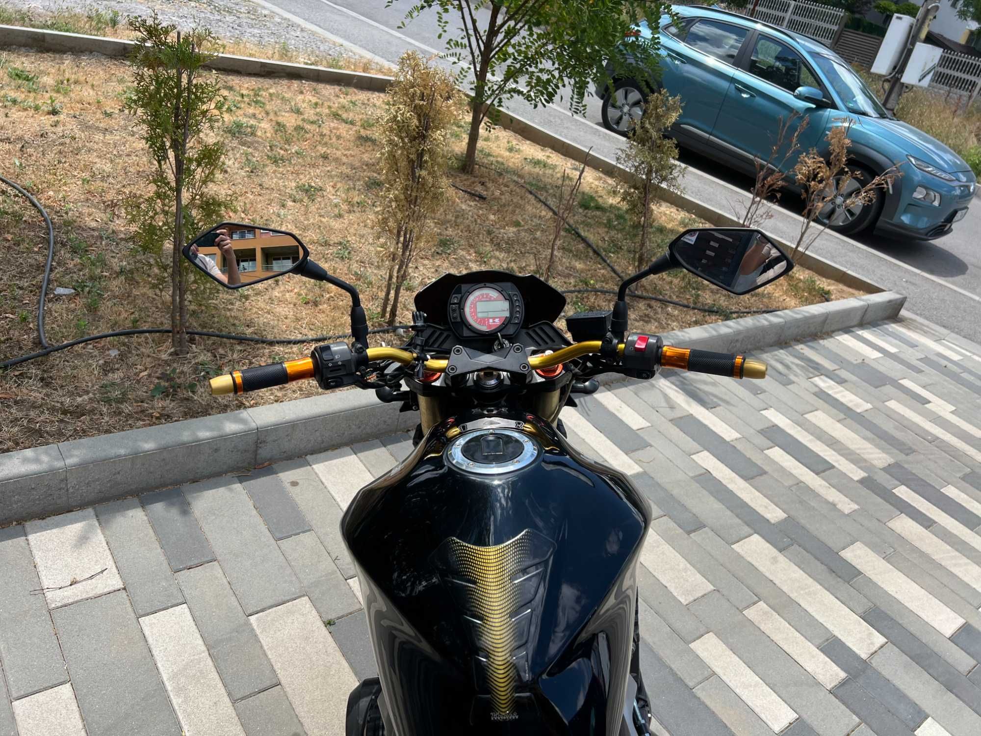 Kawasaki Z1000 топ