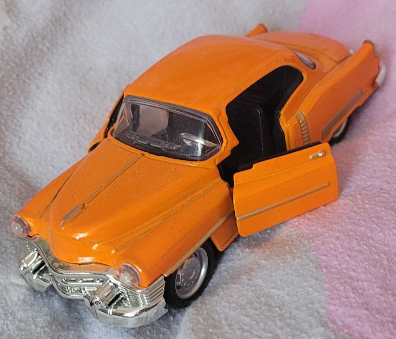 Vand pachet masinute metalice