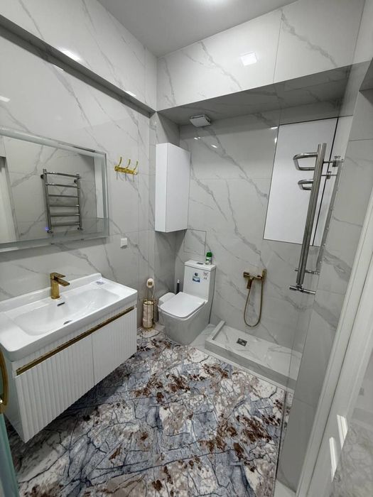 ул.Махтумкули .Паркентский  ЖК Пойтахт 3/5/9 80 кв..м Мебель, техника.