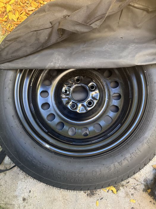 Резерна гума патерица за Дачия Дъстър 135/90-17