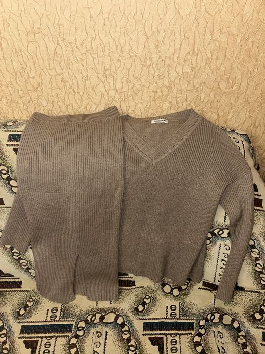 Трикотажная двойка бежевого цвета