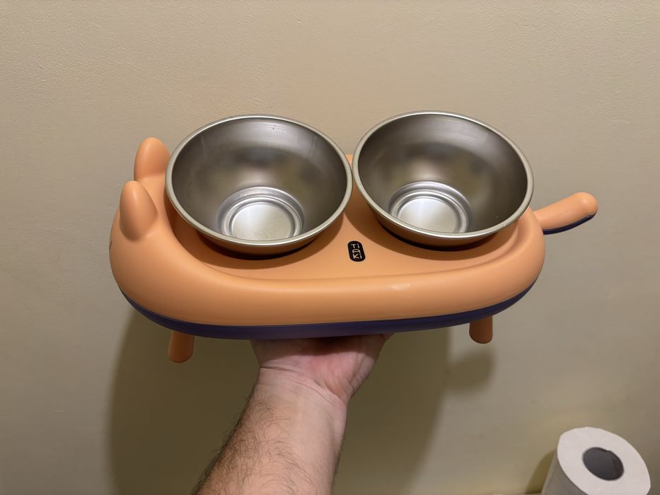 Boluri mancare pisici/catei cu suport plastic si picioare retractabile