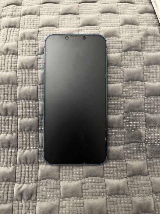 Айфон 13 в хорошем состоянии