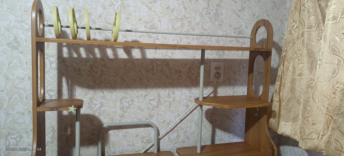 Продам стол для школьника, компьютерный