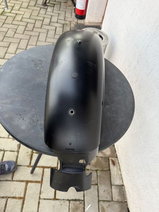 Vând aripă Harley Davidson