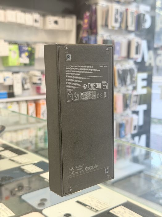Samsung Z Flip 7 FE 128GB Black Чисто Нов!
