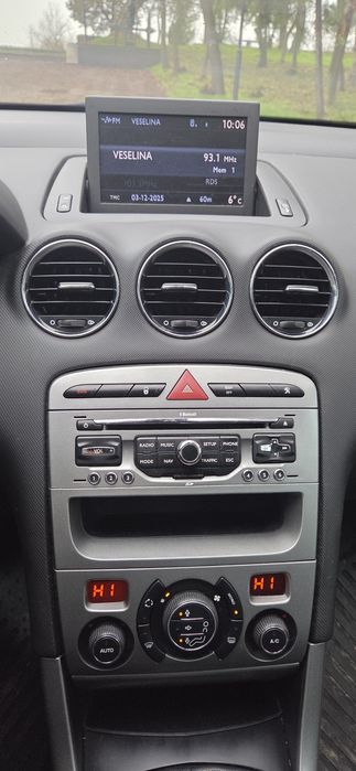 308  SW Пежо  2011 година