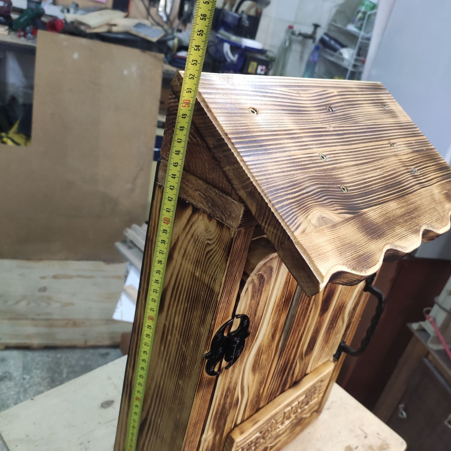 дървена пощенска кутия