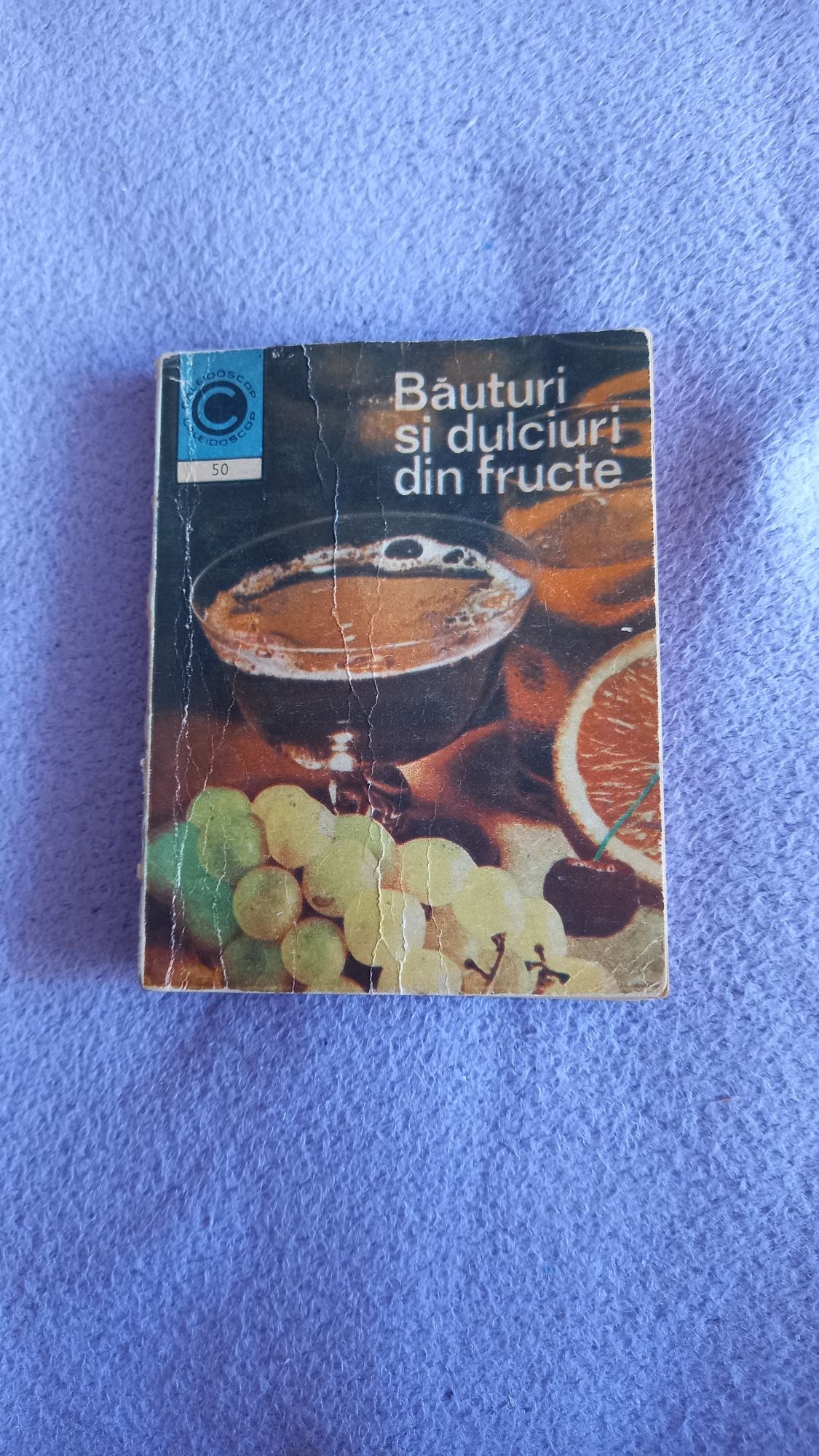 Vand cartea" Băuturi și dulciuri din fructe"