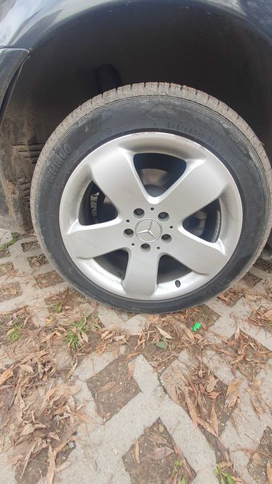 Оригинални джанти за мерцеде 17 ки  с гумите.