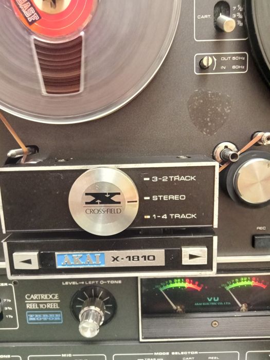Magnetofon Akai X1810 autorevers patru piste trei motoare. Cardrige