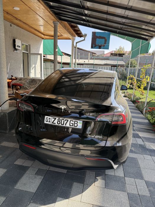 Tesla Model Y Longe Range Dual Motor