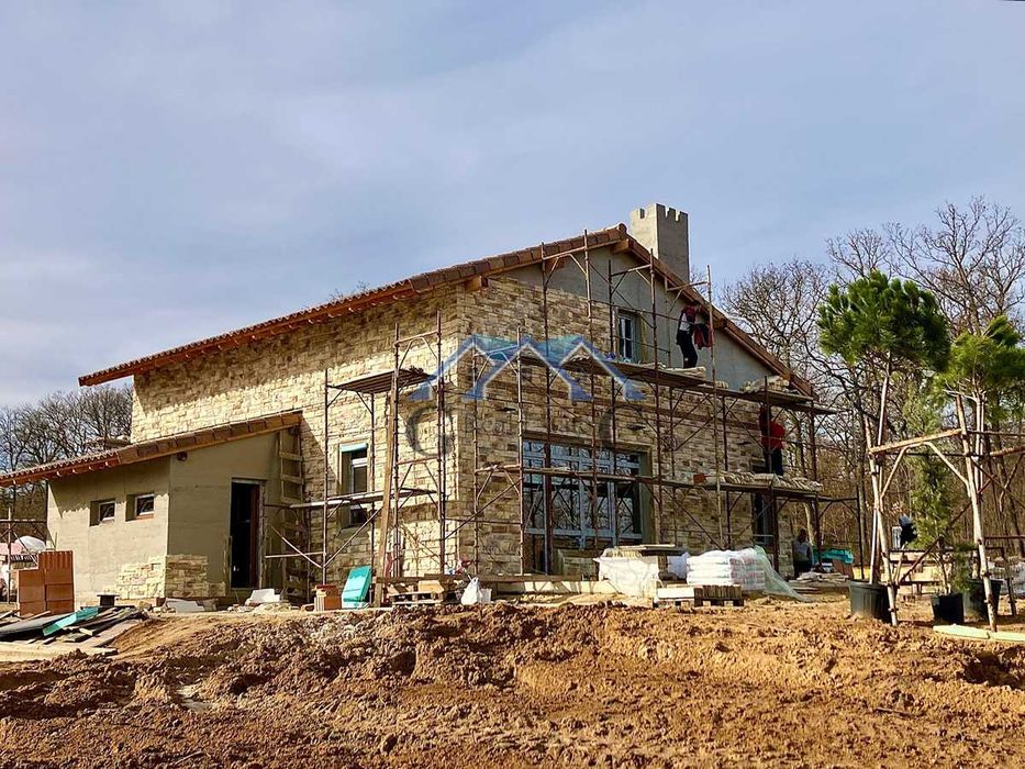 Къща 291м2, 290000 евро до 350000 евро, Приселци