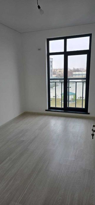 metro olmos kadisheva zor narxda shoshilin 3xonali 76m2; kadaster bor;