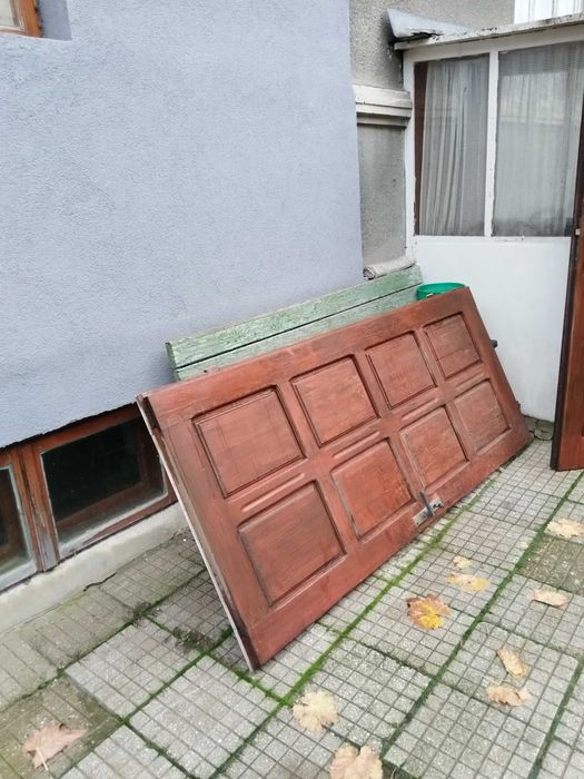Входни врати-2бр