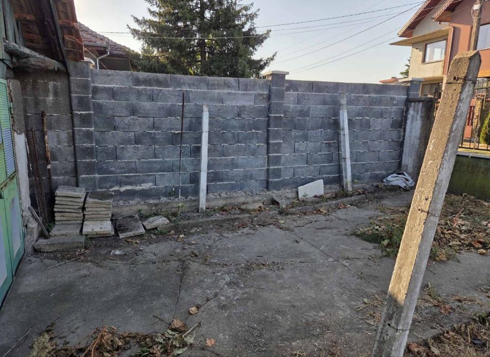 Къща в село Покрайна