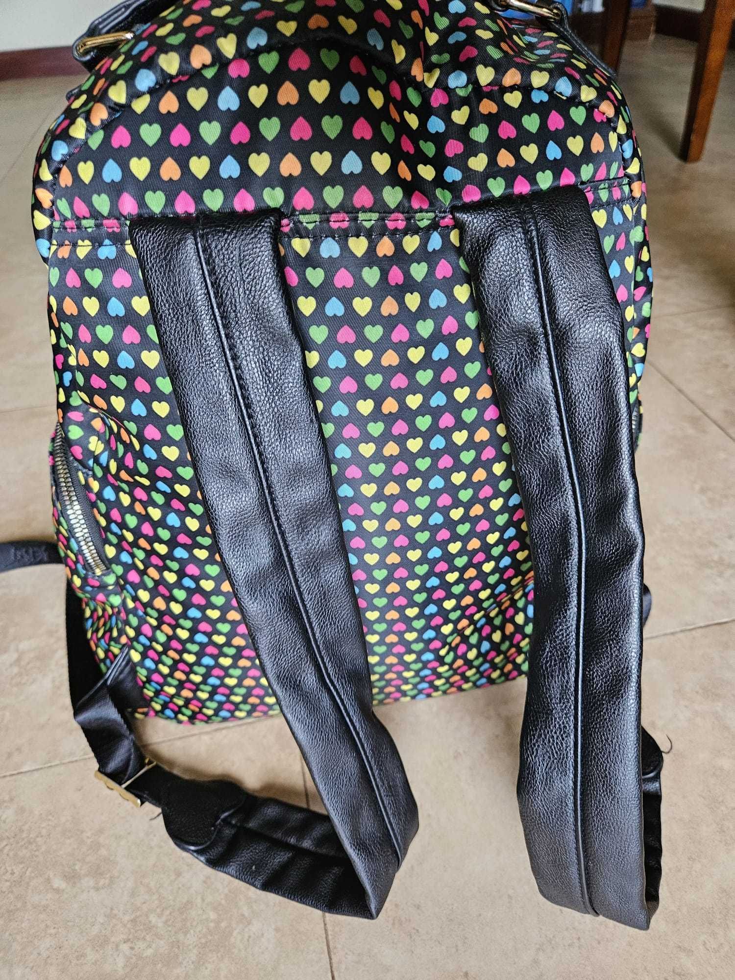 Rucsac mare Betsey Johnson Heart on My Sleeve Culoare exterior multi