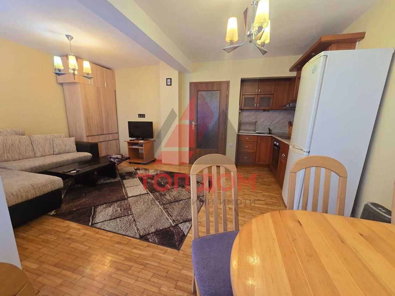 Продава се Тристаен апартамент в Варна, Зимно кино Тракия - 85 кв.м за 2000 €/кв.м - Снимка #1