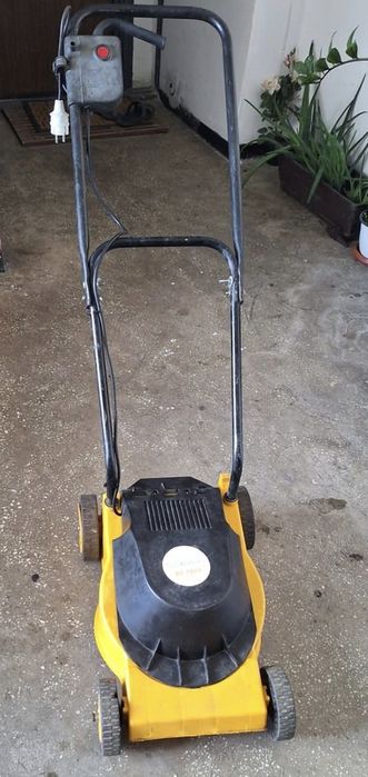 Masina electrica pt tuns gazon