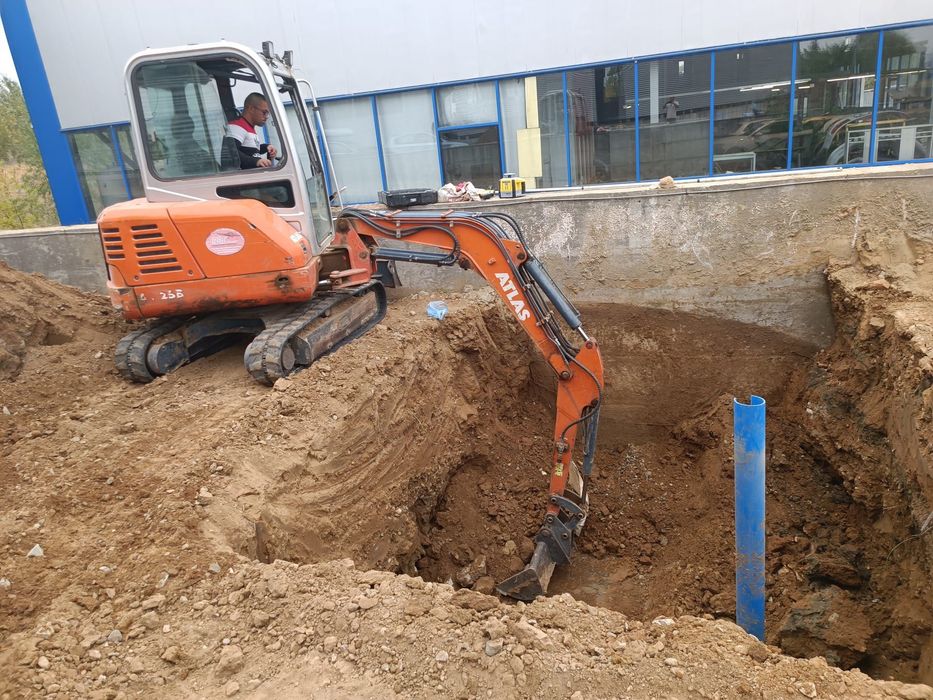Inchiriere/executare lucrari cu miniexcavator