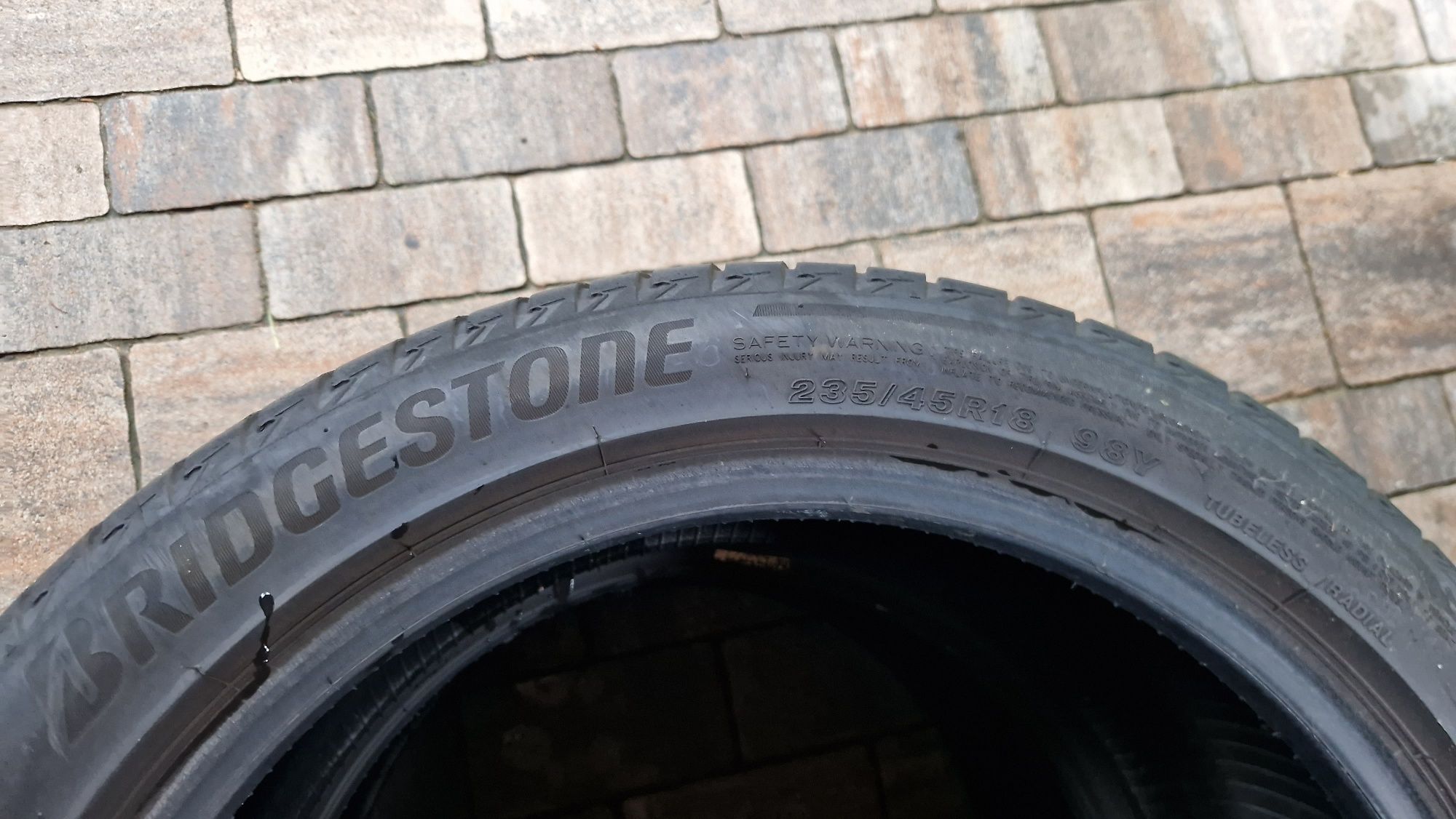 Anvelope vara 235 45 R 18 Bridgestone